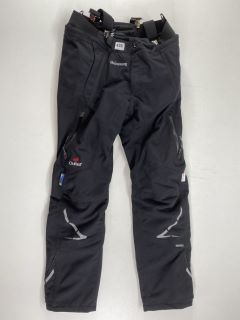 HALVASSONS OUTLAST TROUSERS SIZE 48