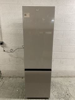 SAMSUNG BESPOKE 70/30 FROST FREE FREESTANDING FRIDGE FREEZER IN CLEAN WHITE MODEL NO:RB38C7B5C12 RRP: £1069 (JOHN PYE WHITEGOODS CONDITION REPORT: UNIT POWERED UP, NO ERROR CODE APPARENT, FRONT FASCI