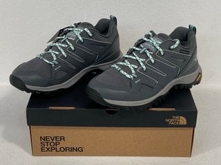 THE NORTH FACE HEDGEHOG FUTURE LIGHT HIKING SHOES IN GREY/BLUE - UK SIZE 6.5 - RRP £120.00: LOCATION - MAIN BOOTH