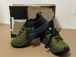 THE NORTH FACE VECTIV EPLORIS 2 FUTURELIGHT TRAINER IN OLIVE SIZE UK7: LOCATION - I13