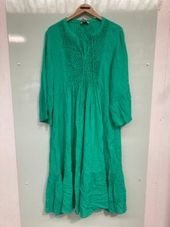 SAHARA MOROCCAN SMOCKED DRESS IN EMERALD SIZE UK4 - RRP £185: LOCATION - I13