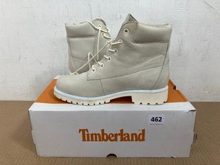 TIMBERLAND LYONSDALE BOOT IN CREAM SIZE UK 7: LOCATION - I5