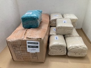 2 X BOXES OF MAKOOZ LARGE BATH TOWELS IN CREAM/TEAL: LOCATION - E2