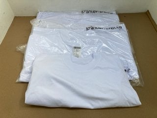 QTY OF STANLEY/STELLA CREW NECK T-SHIRTS IN WHITE - UK M/L: LOCATION - E3