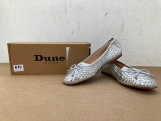 DUNE LONDON 515 HEIGHTS SILVER LEATHER WOVEN SLIP ON SHOES - UK 6: LOCATION - E4