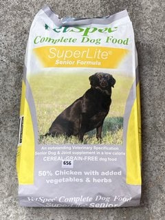 PACK OF VETSPEC 12KG SUPER LITE SENIOR COMPLETE DOG FOOD BISCUITS - BBE 22/8/25: LOCATION - E6