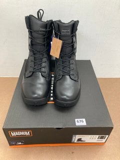 MAGNUM STRIKE FORCE 8.0 SIDE ZIP WATERPROOF WORK BOOTS IN BLACK - UK 13: LOCATION - E7