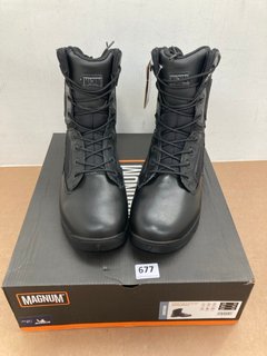 MAGNUM STRIKE FORCE 8.0 SIDE ZIP WATERPROOF WORK BOOTS IN BLACK - UK 13: LOCATION - E7