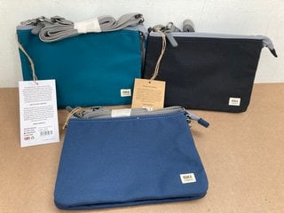 5 X ASSORTED ROKA LONDON BAGS TO INCLUDE CARNABY CANVAS BAD IN MARINE: LOCATION - E8