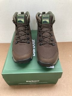 BARBOUR MALVERN BOOTS IN BROWN - UK 11 - RRP £145.00: LOCATION - E9