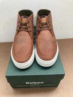 BARBOUR MASON ANKLE BOOTS IN BROWN - UK 7: LOCATION - E9