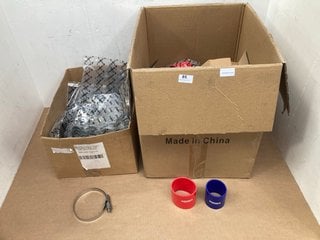 BOX OF ASSORTED MISHIMOTO VEHICLE ITEMS TO INCLUDE QTY OF MISHIMOTO MMCP-30SRD 2.5"/3" STRAIGHT COUPLERS IN RED/BLUE: LOCATION - H1