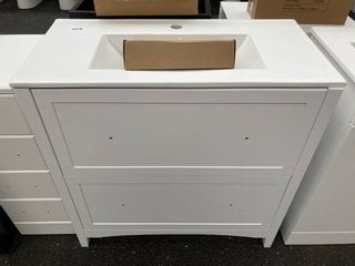 (COLLECTION ONLY) FLOOR STANDING 2 DRAWER SINK UNIT IN WHITE WITH A 810 X 400MM 1TH CERAMIC BASIN COMPLETE WITH A BLACK MONO BASIN MIXER TAP RRP £775: LOCATION - A7