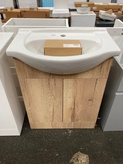 (COLLECTION ONLY) FLOOR STANDING 2 DOOR SEMI RECESSED SINK UNIT IN OAK EFFECT WITH A 650 X 450MM 1TH CERAMIC BASIN COMPLETE WITH A MONO BASIN MIXER TAP AND CHROME SPRUNG WASTE RRP £785: LOCATION - A7