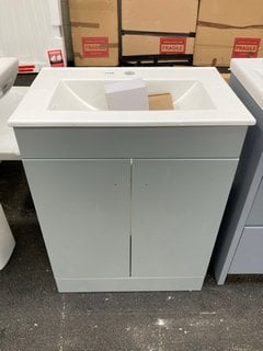 (COLLECTION ONLY) FLOOR STANDING 2 DOOR SINK UNIT IN LIGHT GREY WITH A 610 X 470MM 1TH CERAMIC BASIN COMPLETE WITH A MONO BASIN MIXER TAP AND CHROME SPRUNG WASTE RRP £730: LOCATION - A5