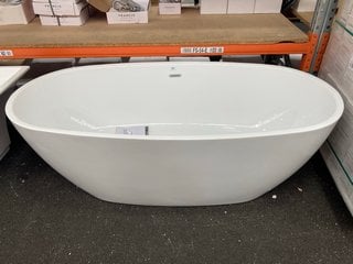 1710 X 800MM MODERN TWIN SKINNED DOUBLE ENDED FREESTANDING BATH WITH INTEGRAL CHROME SPRUNG WASTE AND OVERFLOW RRP £1485: LOCATION - B1