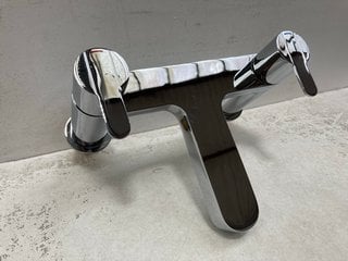 DECK MOUNTED BATH FILLER IN CHROME RRP £305: LOCATION - R1