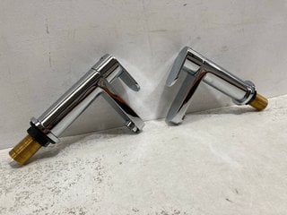 PAIR OF ALL CHROME BATH/BASIN PILLAR TAPS RRP £190: LOCATION - R1