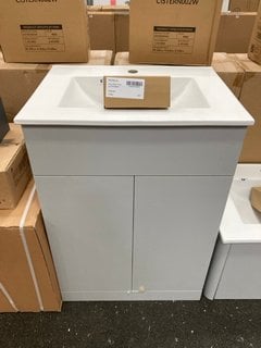 (COLLECTION ONLY) FLOOR STANDING 2 DOOR SINK UNIT IN GREY MIST WITH A 610 X 470MM 1TH CERAMIC BASIN COMPLETE WITH A MONO BASIN MIXER TAP AND CHROME SPRUNG WASTE RRP £745: LOCATION - A3