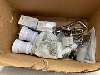 QTY OF ASSORTED PLUMBING FITTINGS AND ACCESSORIES APPROX RRP £200: LOCATION - R3