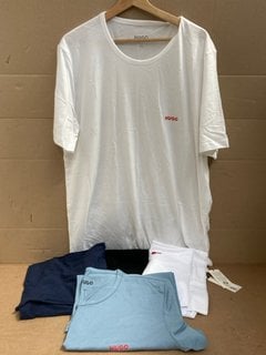 4 X ASSORTED MENS CLOTHING IN VARIOUS SIZES TO INCLUDE AMI SHORT SLEEVE TEE IN WHITE - UK SIZE NOT INCLUDED: LOCATION - A16