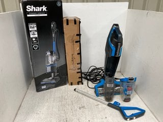 3 X ASSORTED VACUUM CLEANERS TO INCLUDE SHARK CORDED UPRIGHT LIFT-AWAY - RRP: £ 165.00: LOCATION - A14