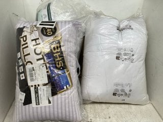 5 X BEDDING ITEMS TO INCLUDE BHS 2 X HOTEL STRIPE PILLOWS: LOCATION - A10