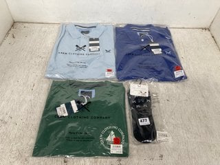 4 X CREW CLOTHING COMPANY ASSORTED MENS CLOTHING IN SMALL SIZES TO INCLUDE CLASSIC EMBROIDERED BOAT TEE IN HUNTERGREEN - COMBINED RRP: £ 124.00: LOCATION - A8