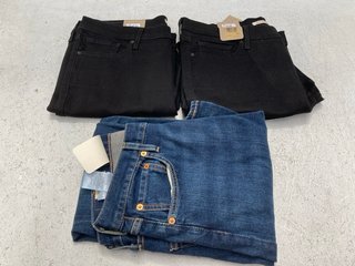 3 X JOHN LEWIS & PARTNERS ASSORTED WOMENS TROUSERS IN VARIOUS SIZES TO INCLUDE SHAPING SKINNY BLACK TROUSERS - UK SIZE: 32: LOCATION - B2