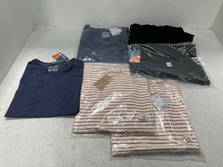 6 X ASSORTED WOMENS CLOTHING IN VARIOUS SIZES TO INCLUDE MOUNTAIN WAREHOUSE AGRA QUICK DRY SLUB TEE IN NAVY - UK SIZE: 14: LOCATION - B4