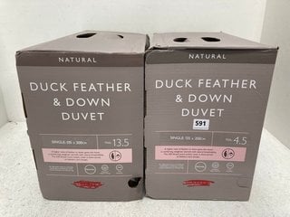 2 X JOHN LEWIS & PARTNERS ASSORTED DUCK FEATHER & DOWN DUVETS - 13.5 TOG 135 x 200 CM / 4.5 TOG 135 x 200 CM: LOCATION - B7