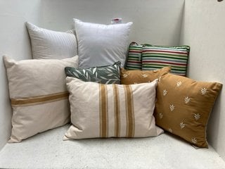 QTY OFJ OHN LEWIS & PARTNERS DECORATIVE CUSHIONS IN VARIOUS COLORS: LOCATION - B8