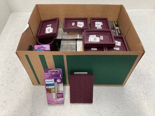 QTY OF HOUSEHOLD ITEMS TO INCLUDE QTY OF CHEVRON SOAP DISHES IN BURGUNDY: LOCATION - B10