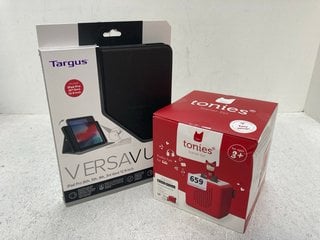 2 X TECH ITEMS TO INCLUDE TONIES TONIEBOX WIRELESS MUSICAL STORY BOX STARTER SET AND TARGUS VERSAVU PROTECTIVE CASE IN BLACK: LOCATION - B12