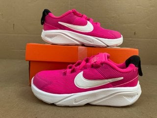 NIKE STAR RUNNER CHILDRENS RUNNERS IN NEON PINK - UK SIZE: 9.5: LOCATION - B14