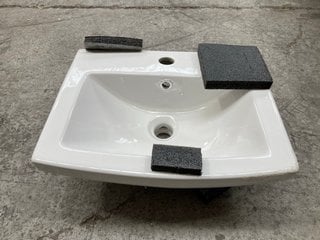 (COLLECTION ONLY) BETTER BATHROOMS TABOR 1TH SMALL BASIN: LOCATION - AR15