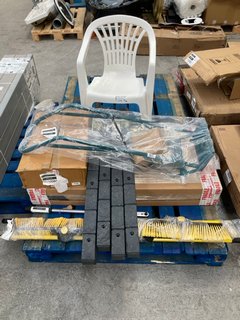 PALLET OF ASSORTED ITEMS TO INCLUDE PACK OF 2 LARGE BRUSHES IN YELLOW: LOCATION - B2 (KERBSIDE PALLET DELIVERY)