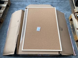 PACK OF PINE NOTICE BOARDS 900 X 600: LOCATION - BR12