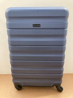 JOHN LEWIS & PARTNERS MEDIUM HARD SHELL STYLE WHEELED SUITCASE IN METALLIC BLUE: LOCATION - BR9