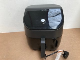 INSTANT VORTEX PLUS AIR FRYER IN BLACK: LOCATION - AR9