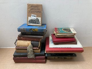 QTY OF ASSORTED RETRO BOOKS TO INCLUDE A COLLECTION OF ANTIQUARIAN BOOKS: LOCATION - AR11