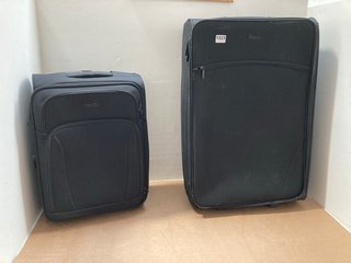 JOHN LEWIS & PARTNERS SMALL SOFT SHELL SUITCASE IN BLACK TO INCLUDE LARGE JOHN LEWIS & PARTNERS MEDIUM SOFT SHELL SUITCASE: LOCATION - AR16