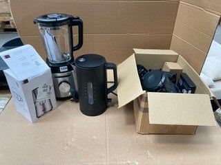 QTY OF ASSORTED JOHN LEWIS & PARTNERS SMALL KITCHEN APPLIANCES TO INCLUDE TABLE BLENDER WITH GLASS BLENDING JUG: LOCATION - BR18