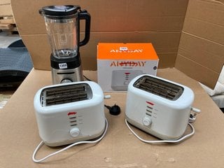 QTY OF ASSORTED JOHN LEWIS & PARTNERS SMALL KITCHEN APPLIANCES TO INCLUDE TABLE BLENDER WITH GLASS BLENDING JUG: LOCATION - BR18