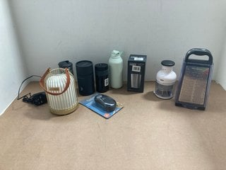 QTY OF ASSORTED ITEMS TO INCLUDE STANLEY SMALL THERMAL FLASK IN GREEN: LOCATION - AR18