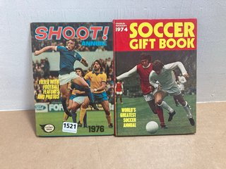 2 X 1970S FOOTBALL YEARBOOKS, ONE SIGNED: LOCATION - AR1