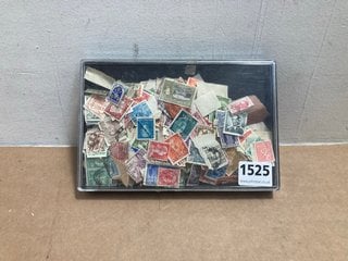 A BOX OF LOOSE VINTAGE STAMPS: LOCATION - AR1