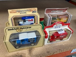 A COLLECTION OF BOXED VINTAGE DIE CAST VEHICLES: LOCATION - AR4