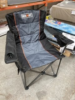 OVERMOUNT OUTDOOR CAMPING STYLE FOLDING CHAIR WITH STORAGE CARRY BAG IN BLACK: LOCATION - AR13