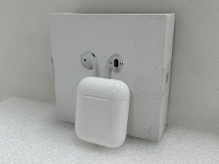 APPLE AIRPODS (2ND GENERATION) WITH CHARGING CASE EARBUDS: MODEL NO A2032 / A2031 / A1602 (WITH BOX) [JPTM124237]